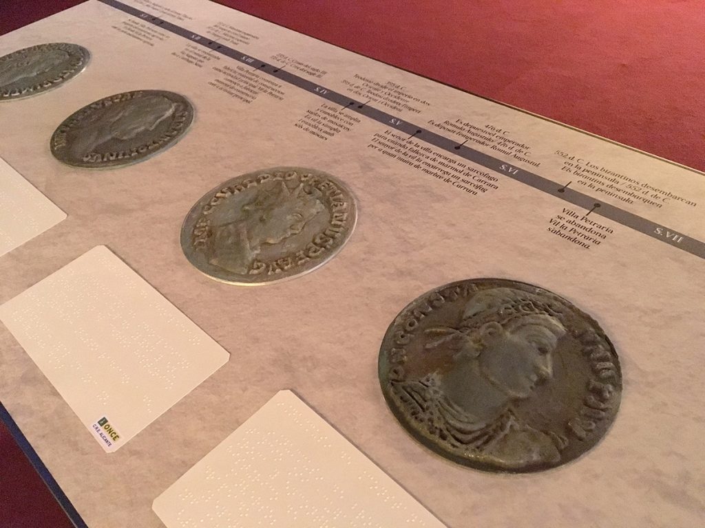 Linea del tiempo con maquetas 3d de monedas romanas